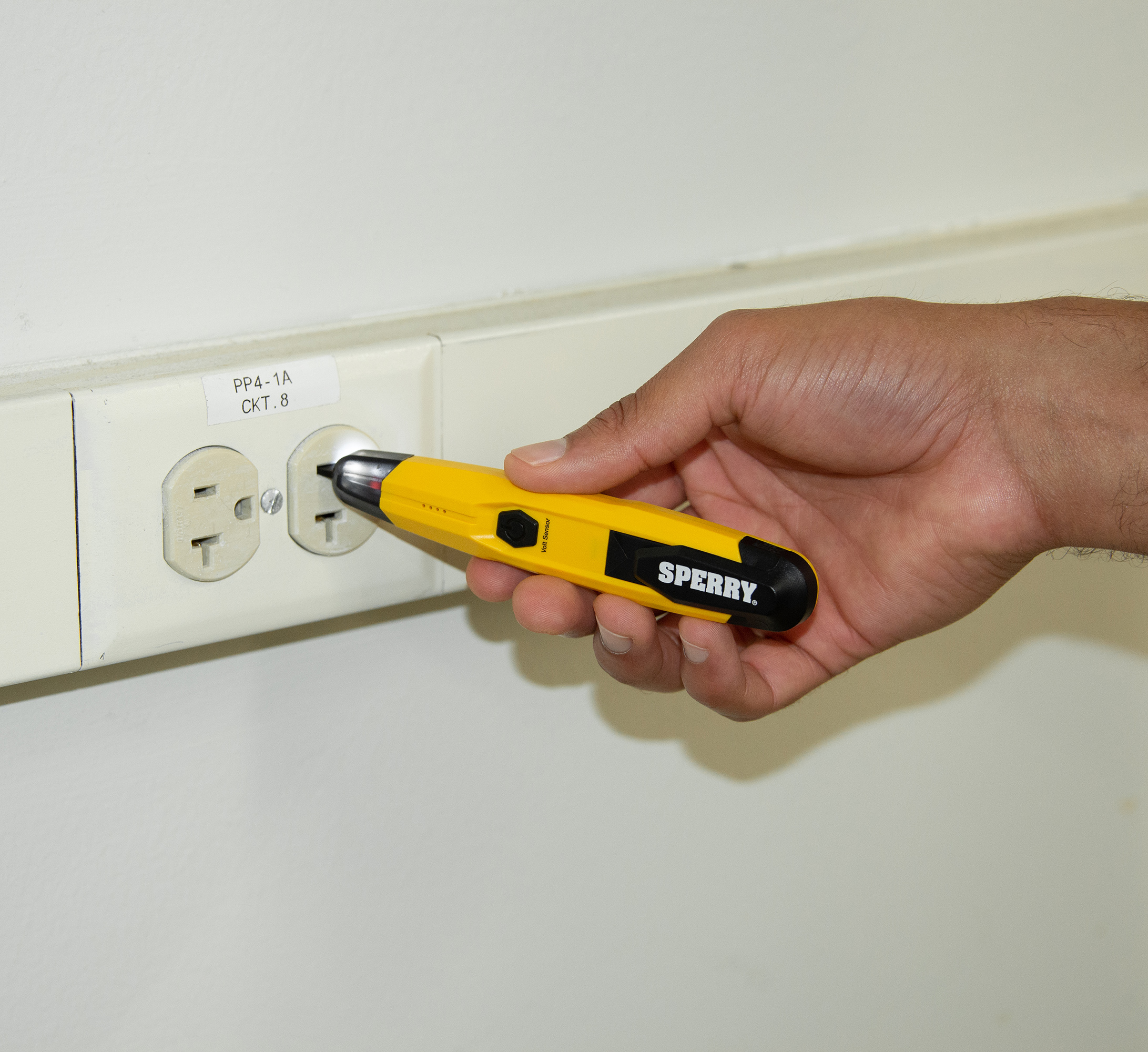 Sperry electrical outlet deals tester